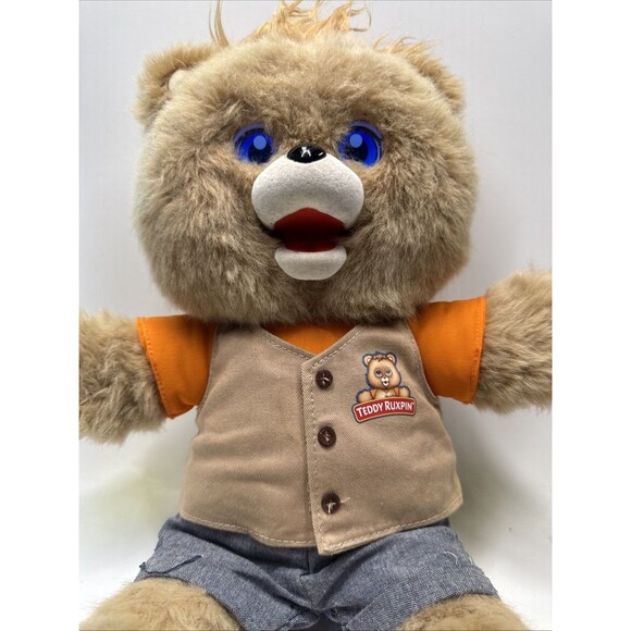 Teddy Ruxpin 2017 Plush Talking Animated Story Teller Bluetooth Bear LCD Eyes - Picture 8 of 8